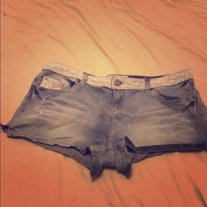 Jean shorts with white design on top